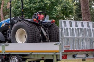 Eduard trailer with tipping system 7