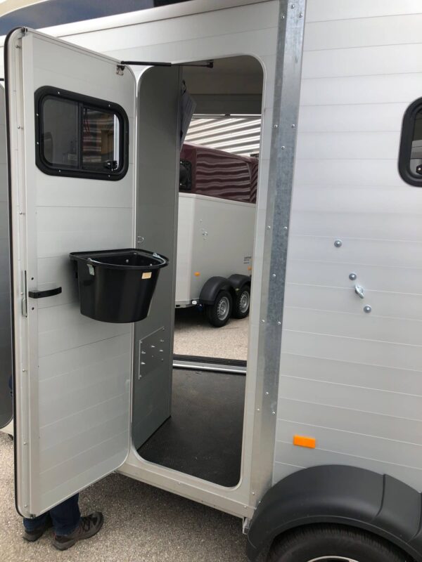Notos Xtra Pro 2700 kg, Pferdeanhänger, Pferdetransporter, von bis zu 2 Pferden, Check Trailers• – Bild 7