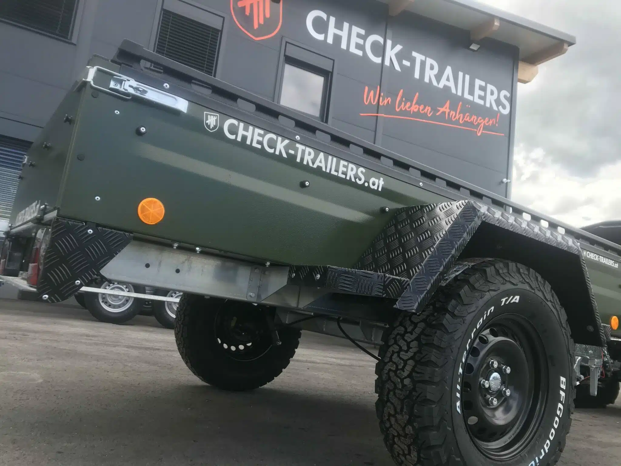 TPV EB3 Offroad| 1300 kg Gesamtgewicht,schwarz oder bronzegrün, gebremst, Anhänger für Quads, Offroad-Fahrzeuge, nur mit Alufelgen erhältlich - Slika 21