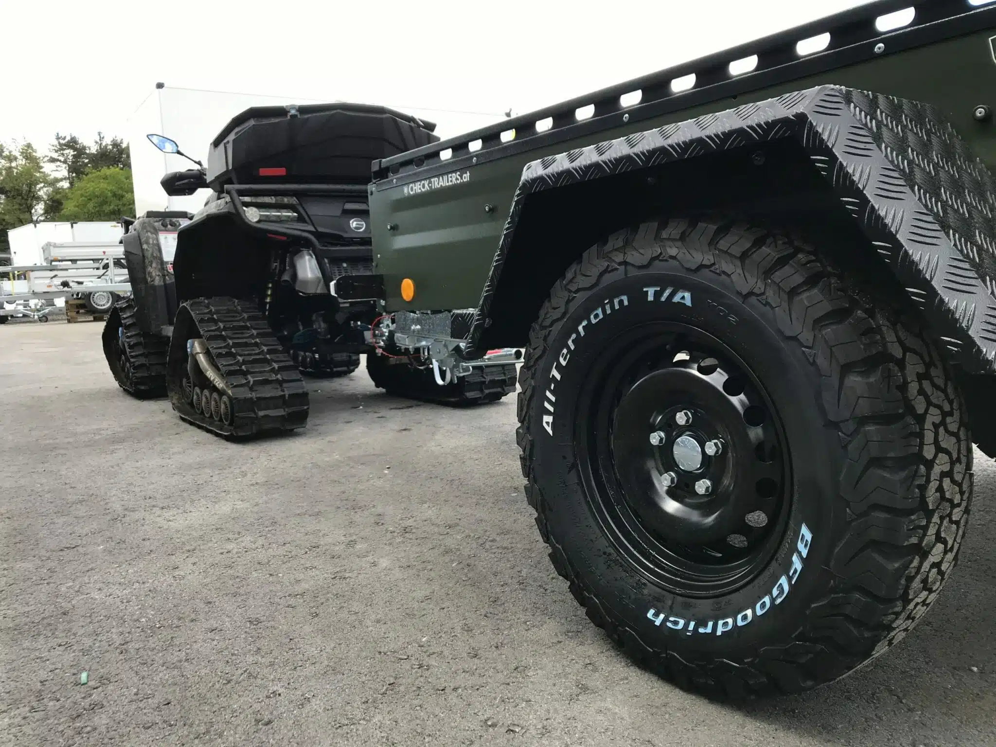 TPV EB3 Offroad| 1300 kg Gesamtgewicht,schwarz oder bronzegrün, gebremst, Anhänger für Quads, Offroad-Fahrzeuge, nur mit Alufelgen erhältlich - Slika 19