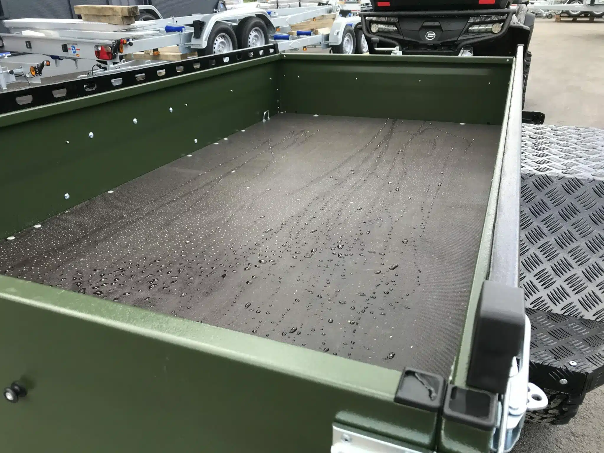 TPV EB3 Offroad| 1300 kg Gesamtgewicht,schwarz oder bronzegrün, gebremst, Anhänger für Quads, Offroad-Fahrzeuge, nur mit Alufelgen erhältlich - Slika 10
