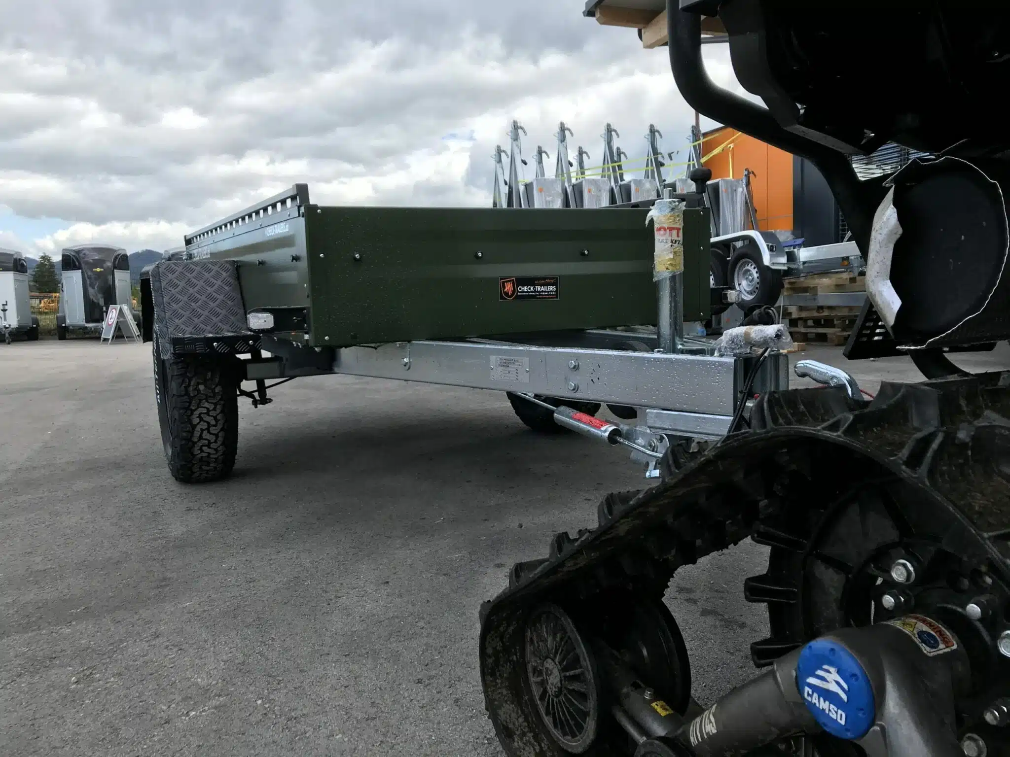 TPV EB3 Offroad| 1300 kg Gesamtgewicht,schwarz oder bronzegrün, gebremst, Anhänger für Quads, Offroad-Fahrzeuge, nur mit Alufelgen erhältlich - Slika 7