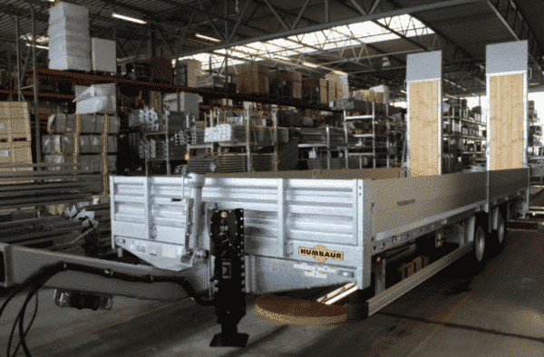 Humbaur heavy-duty trailer, construction machinery trailer, HBTZ 197224 BS air-suspended, with twin tires and beveled rear area, tandem high loader•