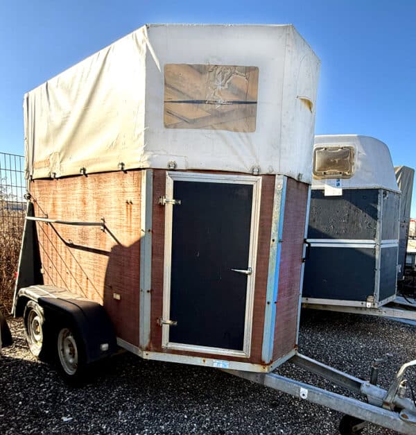 Rabljena prikolica za govedo Horse Trailer Wörmann,