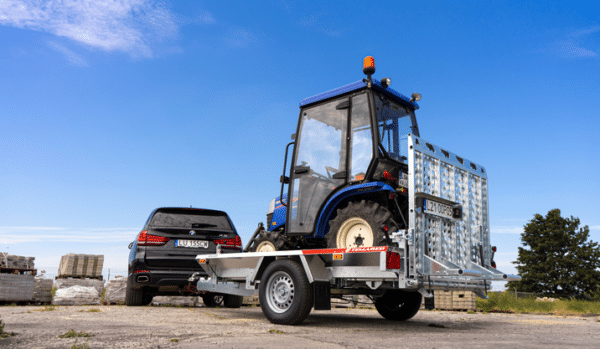 Builder-3 2615/1.8 S 1800 kg single-axle, Temared/Martz construction equipment transporter, continuous ramp•