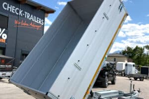 Neuwertiger Dreiseitenkipper von Eduard, Elektische und Nothandpumpe 2700 kg