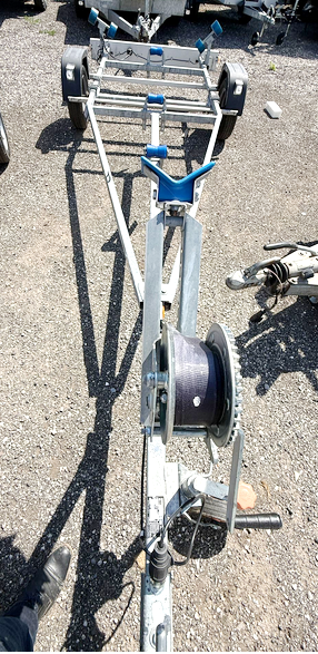 Gebrauchter Bootstrailer, sehr guter Zustand, TPV BA 750R, 750 kg, mit Rollen, Bootslänge bis 4,5m - immagine 5
